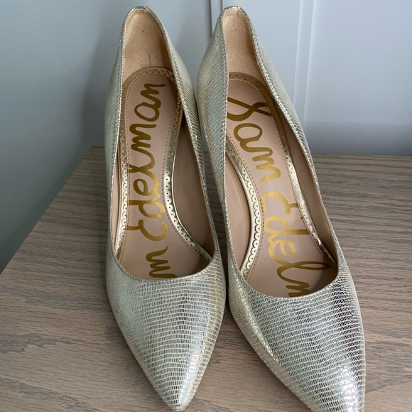 7.5 Metallic Heels - Picture 3 of 9